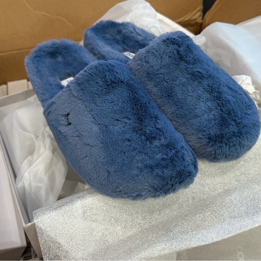 Jimmy Choo
Aliette Faux Fur Slippers